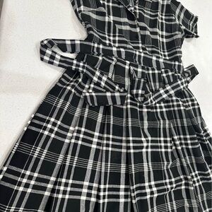 Chic Black and White Plaid Midi Dress